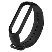Ремешок для Xiaomi Mi Band 5 силиконовый <черный> ― OnlineBazar.su