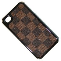 Чехол для Apple iPhone 4s пластиковый с кожзаменителем дизайн LV <коричневый> ― OnlineBazar.su